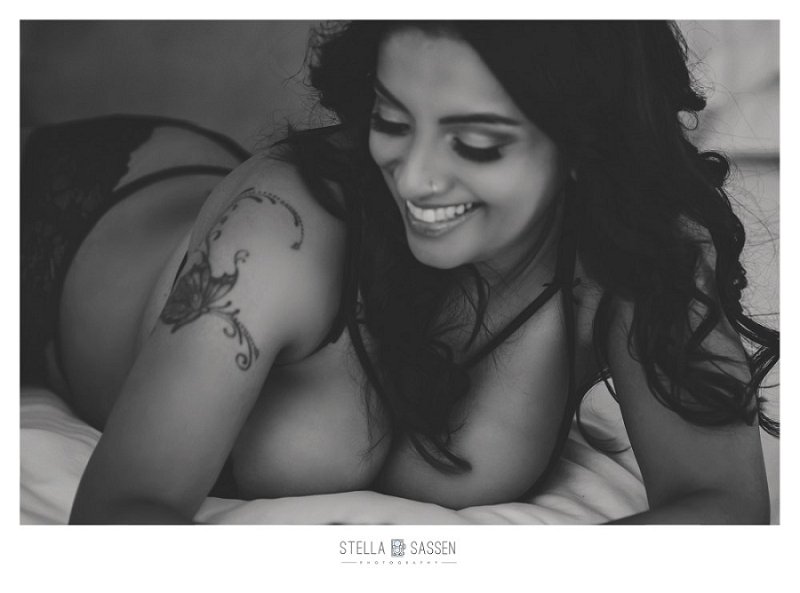 intimate feminine boudoir photo